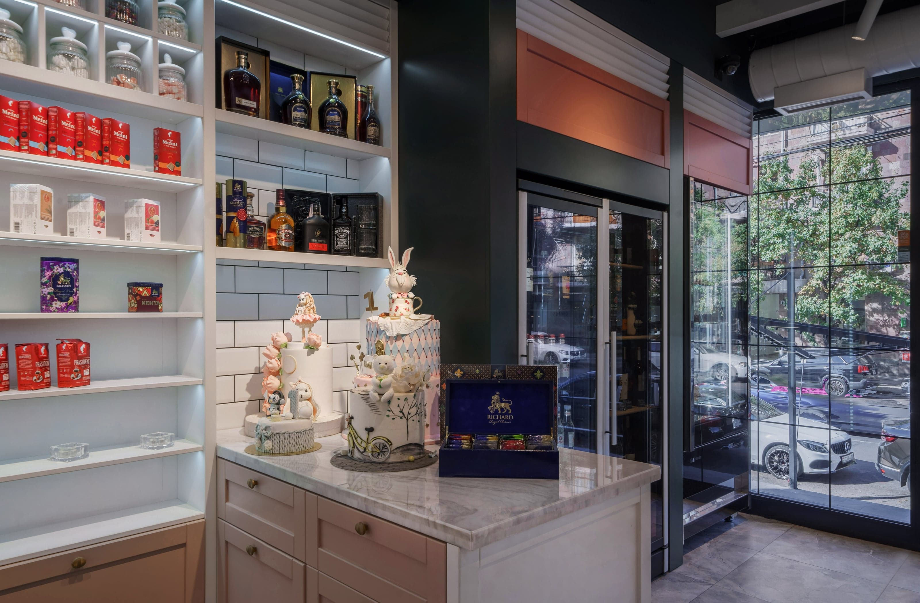 Contemporary pastry shop and café in Yerevan