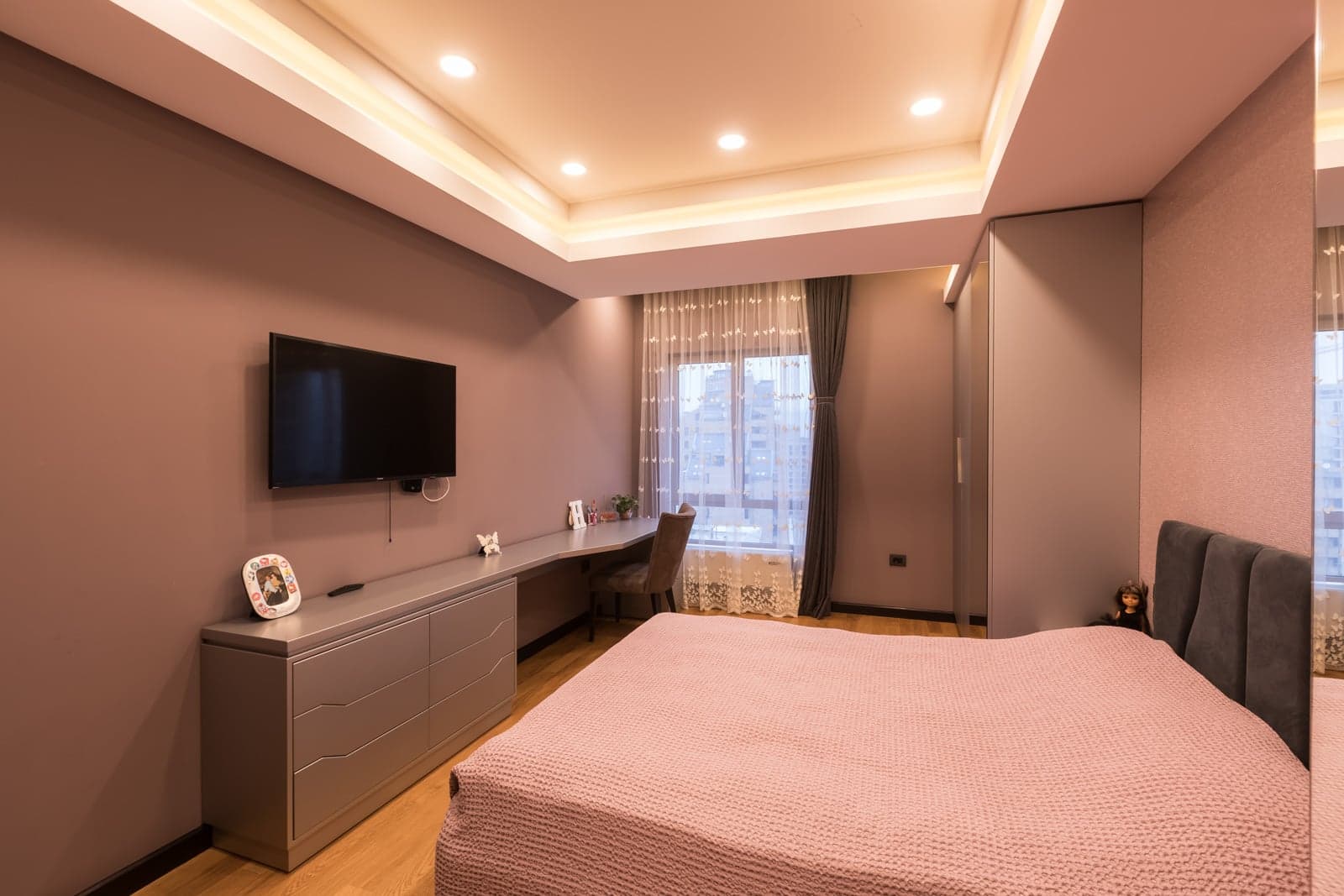 Interior architecture for a contemporary family apartment